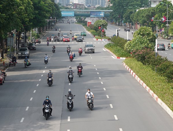 Bộ Công an đề nghị xem xét định kỳ kiểm tra khí thải ô tô, xe máy