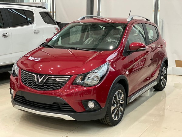 Doanh thu ô tô “chạm đáy” trong tháng 8