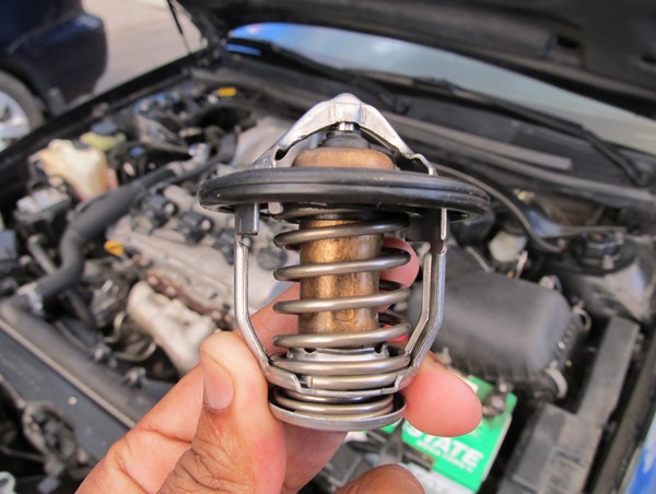 Các dấu hiệu cho thấy van điều nhiệt ô tô kém hoặc hỏng