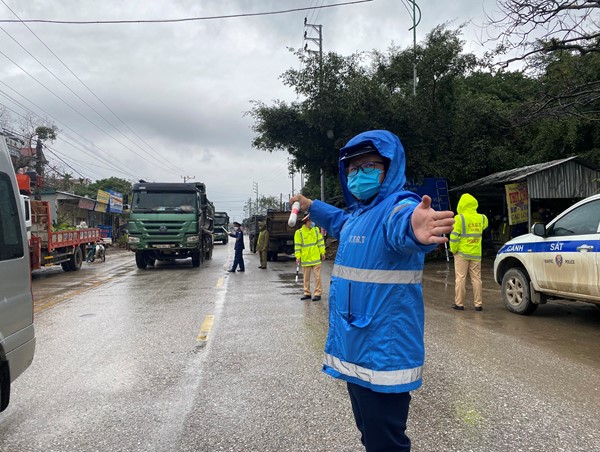 Huyện Ba Vì: Ra quân xử lý vi phạm, kiên quyết không để tái lấn chiếm