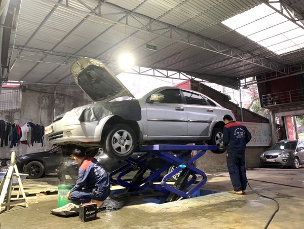 Gara ngày cận Tết: “Căng mình” phục vụ