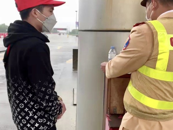 Dùng ma túy trong dịp Tết lái xe bị tuýt còi trên cao tốc