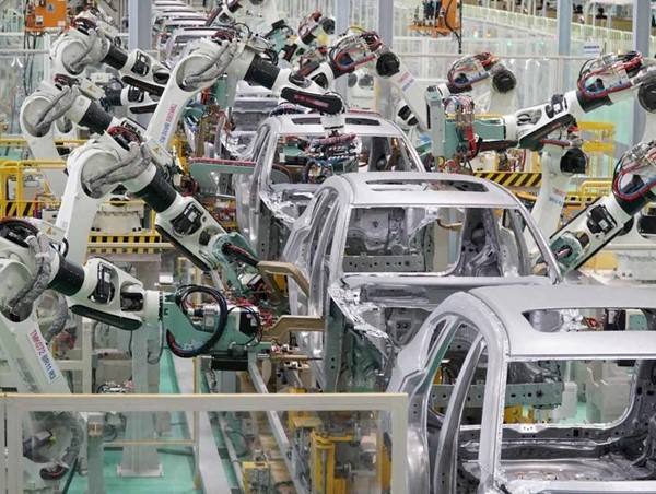 Tháng 2/2022: Xe nhập ngoại tăng 2,5 lần sau Tết