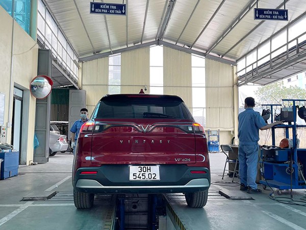 Đăng kiểm xe điện khác xe xăng ở đâu?