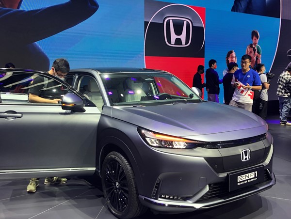 Hàng loạt thương hiệu ô tô sụt giảm sản lượng vì tắc nghẽn nguồn cung  ​