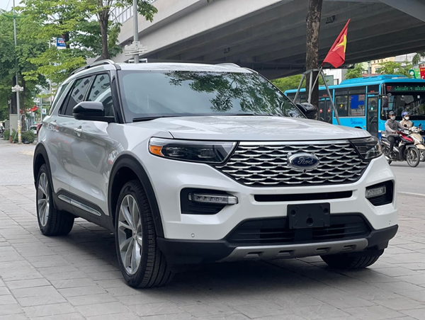 Phiên bản mới của Ford Explorer ra mắt trong tháng 12: Cắt giảm trang bị, giữ nguyên giá bán 