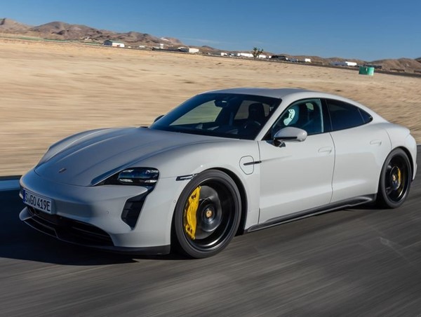 Những mẫu ô tô điện đáng sở hữu nhất năm 2022