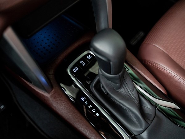 Những điều cần biết về “số B” trên xe hybrid 