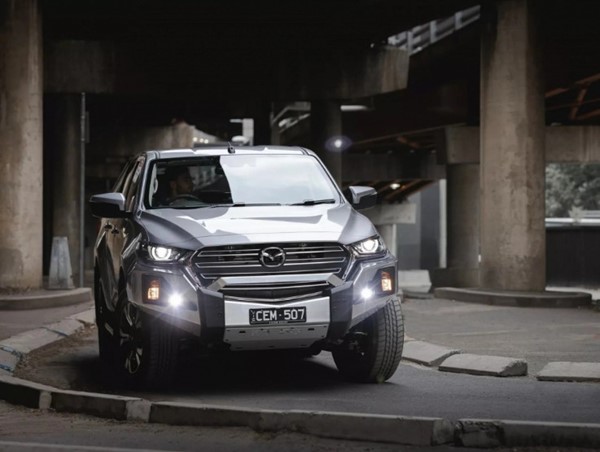 Ấn tượng với phiên bản “off-road” của Mazda BT-50 LE