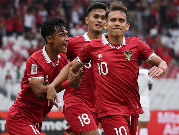 Indonesia đem 8 cầu thủ chủ chốt đi đá SEA Games 32 
