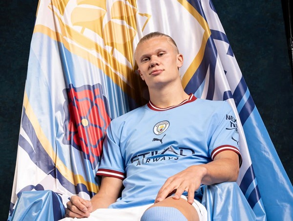 Tiền đạo Erling Haaland đi vào lịch sử của Man City