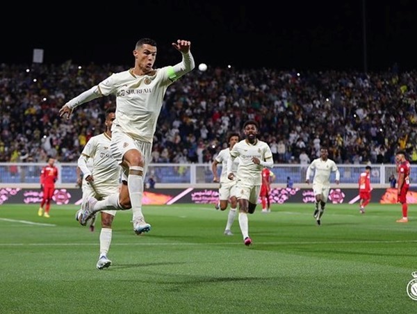 Ronaldo lập hat-trick giúp Al Nassr trở lại ngôi đầu