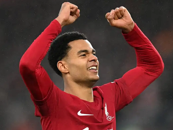 Liverpool đón tin vui trước đại chiến với Man City