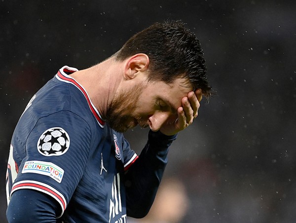Messi liên tục bị fan PSG la ó sau trận thua Lyon