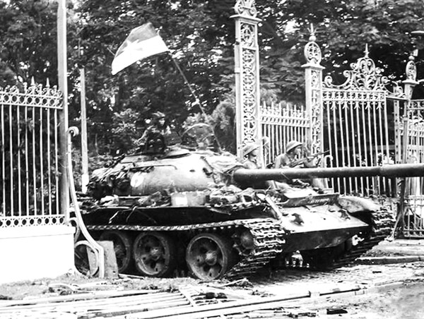 Ngày này năm xưa: Báo chí đã tường thuật về sự kiện 30/4/1975 thế nào?