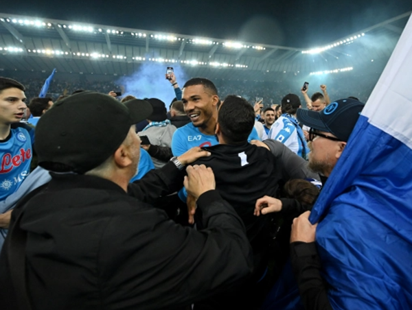 Napoli vô địch Serie A sau 33 năm chờ đợi