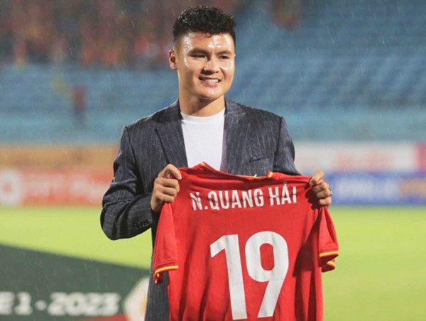 Lộ phí lót tay của Quang Hải khi gia nhập Công an Hà Nội