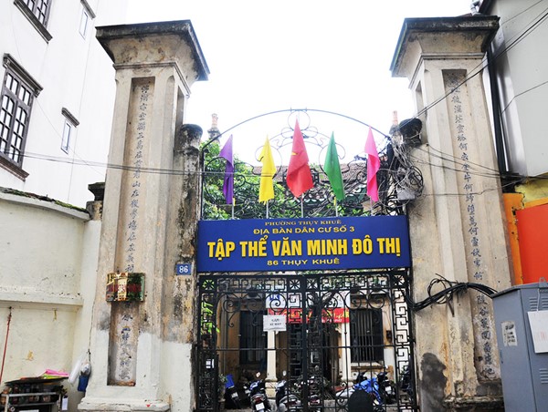 Biệt thự cổ 100 năm tuổi có cổng sắt ghi năm khánh thành duy nhất còn lại tại Hà Nội