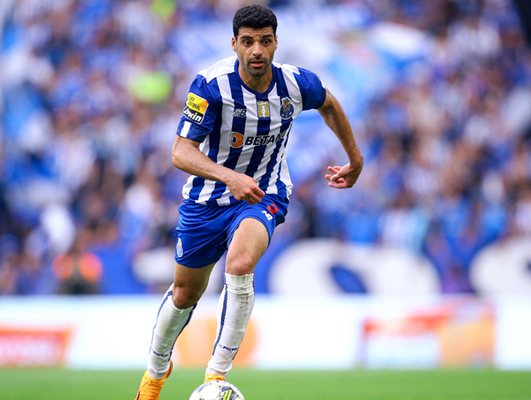 M.U nhắm ngôi sao người châu Á cho hàng công