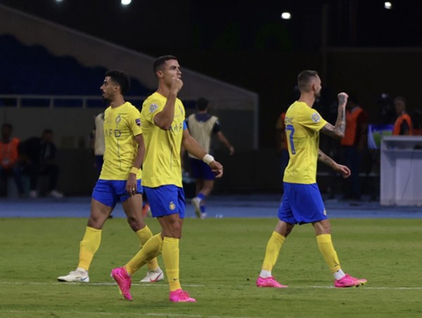 Ronaldo tỏa sáng giúp Al-Nassr tiến vào vòng knock-out Arab Champions Cup
