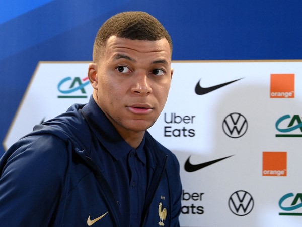 PSG tiếp tục có hành động cứng rắn với Kylian Mbappe