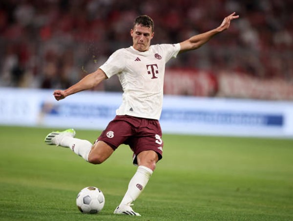 Arsenal cạnh tranh nhà vô địch thế giới 2018 với Man Utd