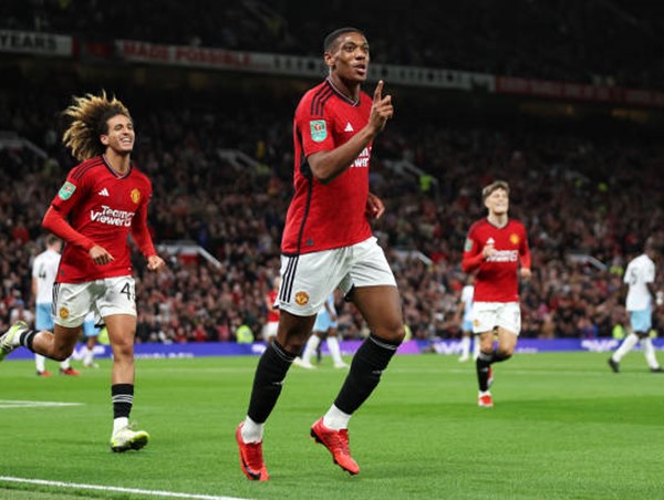 Quỷ đỏ thắng nhẹ nhàng tại Carabao Cup