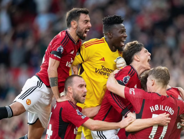 Quỷ đỏ ngược dòng không tưởng tại Premier League