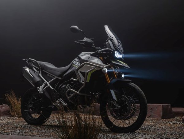 Triumph giới thiệu bộ đôi “độc quyền” Tiger 900 Rally Aragón và Tiger 900 GT Aragón