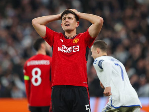 Man Utd thua ngược tại Champions League vì tấm thẻ đỏ tai hại