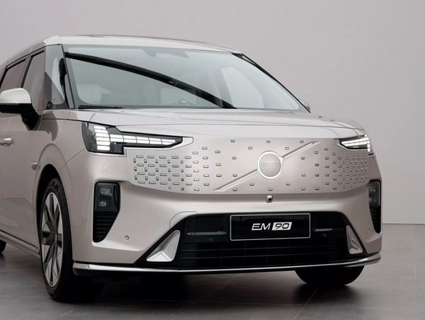 Volvo EM90 2024: Mẫu MPV điện sang trọng ra mắt với giá 114.000 USD