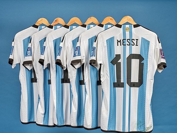 Bộ sưu tập áo đấu World Cup của Messi được đem bán đấu giá
