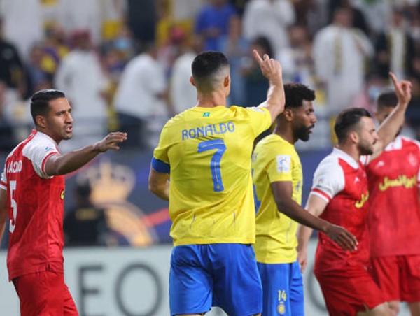 Ronaldo được tán dương vì từ chối quả phạt đền