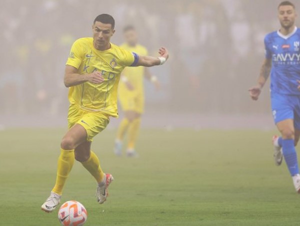 Ronaldo im tiếng trong ngày Al Nassr thảm bại