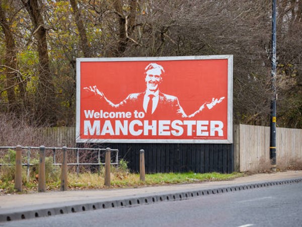 Sir Jim Ratcliffe chính thức tiếp quản hoạt động bóng đá tại Man Utd