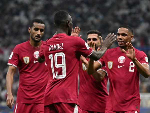 Chủ nhà Qatar thắng đậm ngày ra quân tại Asian Cup 2023