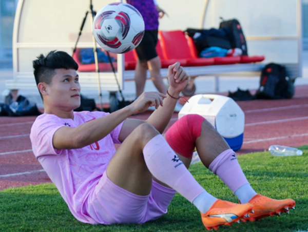 Tuấn Hải dính chấn thương trước trận gặp Nhật Bản?