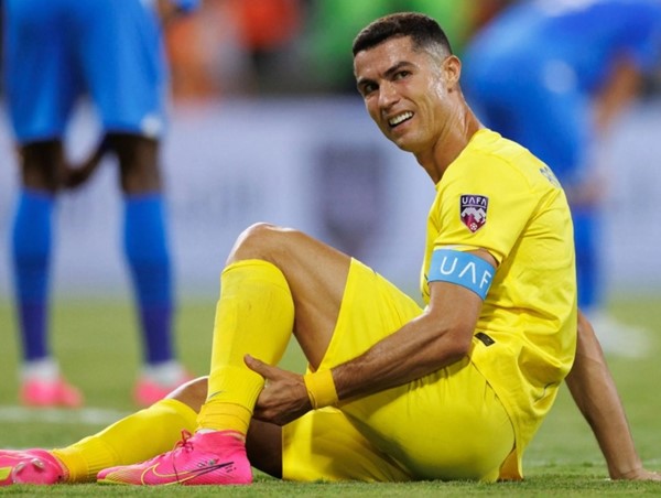 Ronaldo sẽ vắng mặt trong cuộc đối đầu với Messi