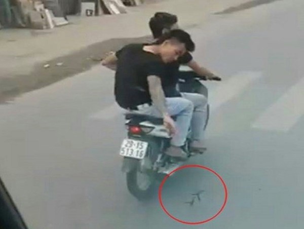 Hà Nội: Lật tẩy chân dung 2 đối tượng rải đinh trước ô tô đang lưu thông