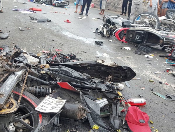 Sớm khởi tố vụ xe container đâm hàng loạt xe máy để làm rõ trách nhiệm của lái xe