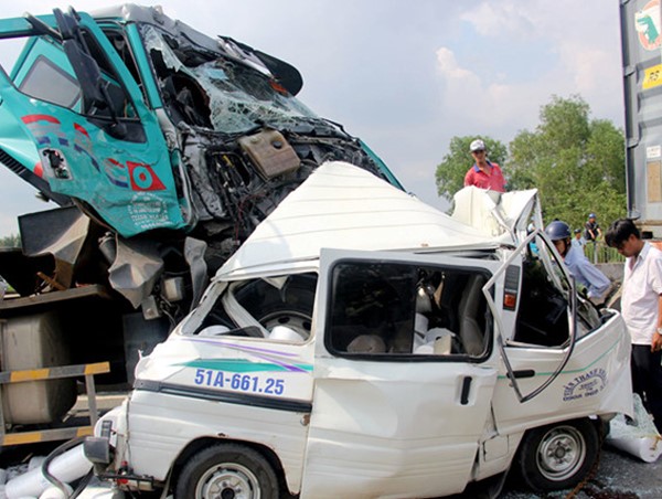 Đồng bộ, quyết liệt kéo giảm tai nạn giao thông dịp Tết Nguyên đán