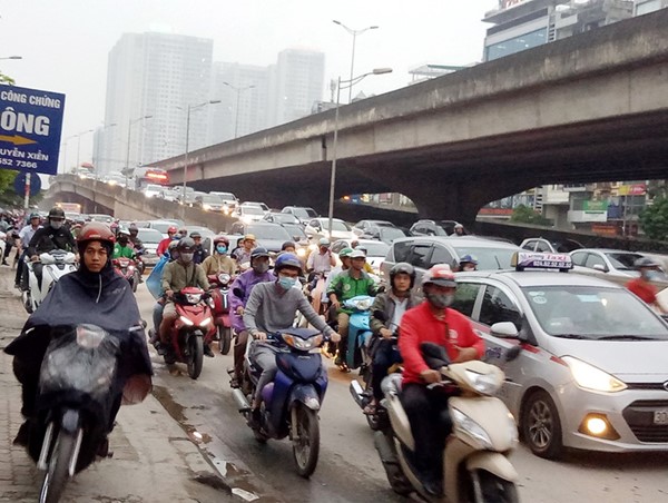 Giao thông Hà Nội ùn ứ cục bộ ngày cuối kỳ nghỉ lễ Giổ Tổ Hùng Vương