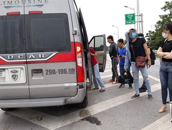 Xác minh xe 16 chỗ chặt chém, bỏ khách trên đường cao tốc
