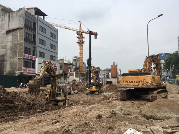 Nhiều dự án giao thông tắc tiến độ gây ra nhiều hệ lụy cho Hà Nội