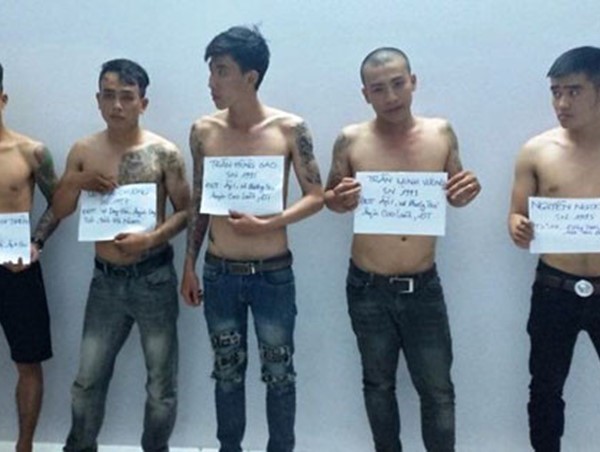 Côn đồ tấn công cảnh sát giao thông