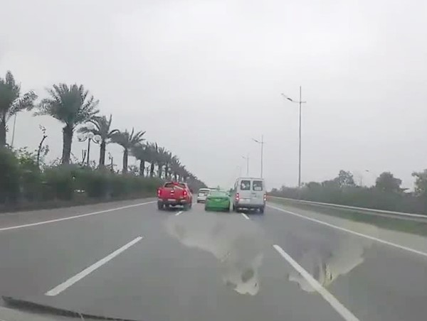 Xem xét khởi tố 2 tài xế “đua xe” trên đường Võ Nguyên Giáp