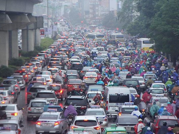 Khuyến khích người dân tham gia các phương tiện công cộng để giảm ô nhiễm không khí