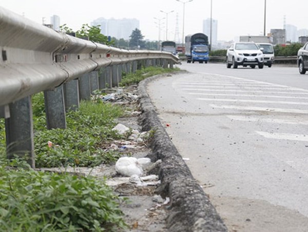 Tuyến giao thông Vành đai 3 trên cao được vệ sinh môi trường ra sao?