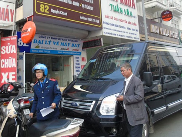 Xe khách trá hình ám ảnh Hà Nội đến bao giờ?