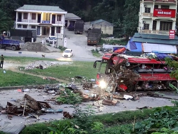Nhiều xe vận tải Lào hết hạn lưu hành nhưng cố tình ‘chạy chui’